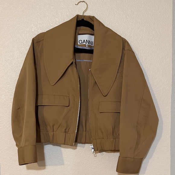 Ganni Tan Cropped Jacket with Wide Collar - Picture 6 of 6